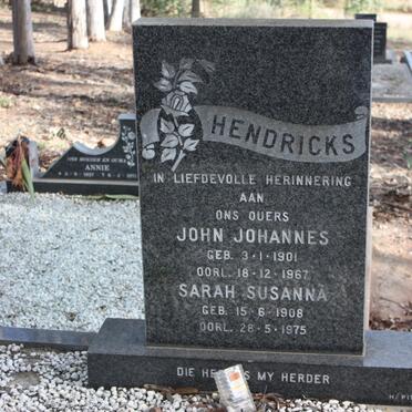 HENDRICKS John Johannes 1901-1967 &amp; Sarah Susanna 1908-1975