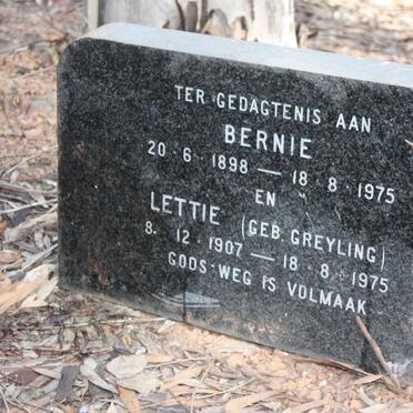 BEUKES Bernie 1898-1975 &amp; Lettie GREYLING 1898-1975