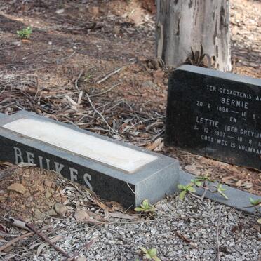 BEUKES Bernie 1898-1975 &amp; Lettie GREYLING 1898-1975 