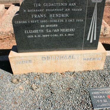ODENDAAL Frans Hendrik 1880-1959 &amp; Elizabeth S.A. VAN NIEKERK 1884-1965 :: Mara 1916-2004