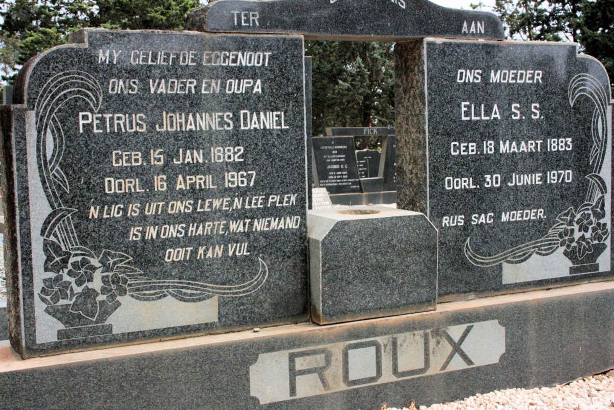 ROUX Petrus Johannes Daniel 1882-1967 &amp; Ella S.S. 1883-1970