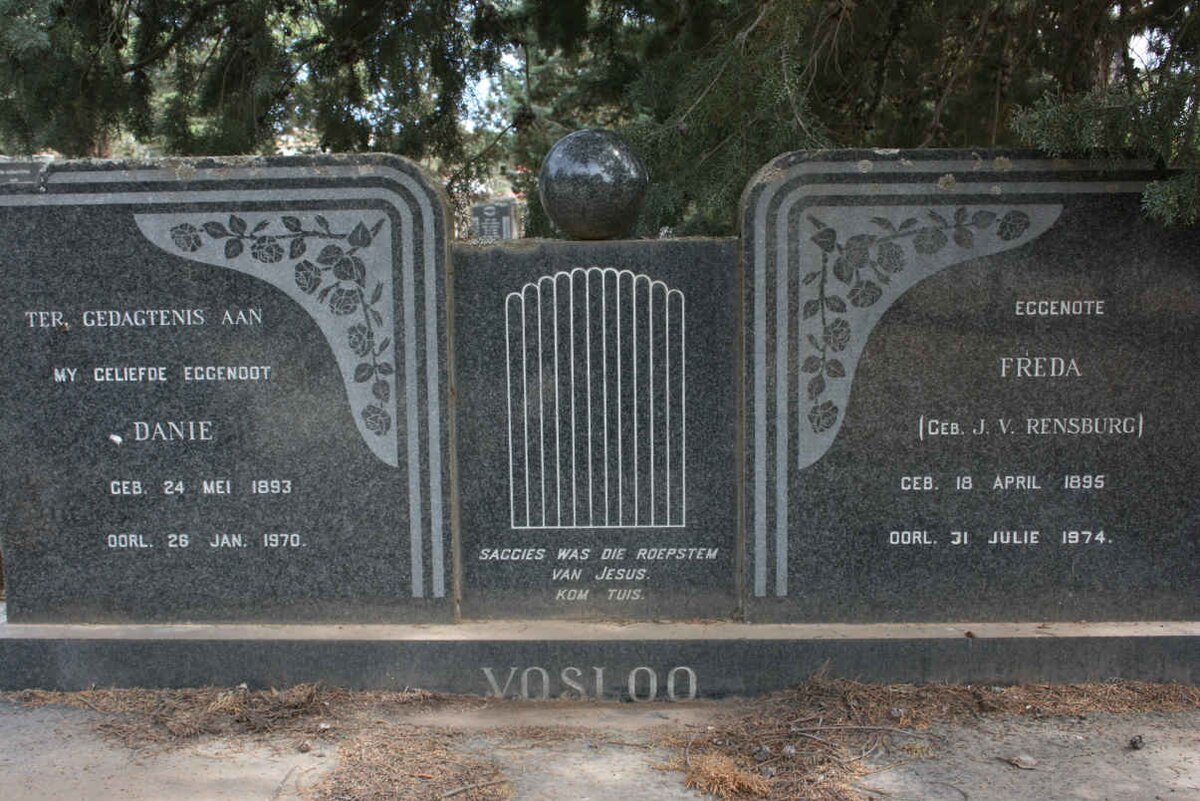 VOSLOO Danie 1893-1970 &amp; Freda JANSE VAN RENSBURG 1895-1974