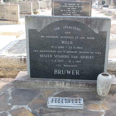 BRUWER Willie 1886-1966 &amp; Hester Susanna JOUBERT 1897-1987