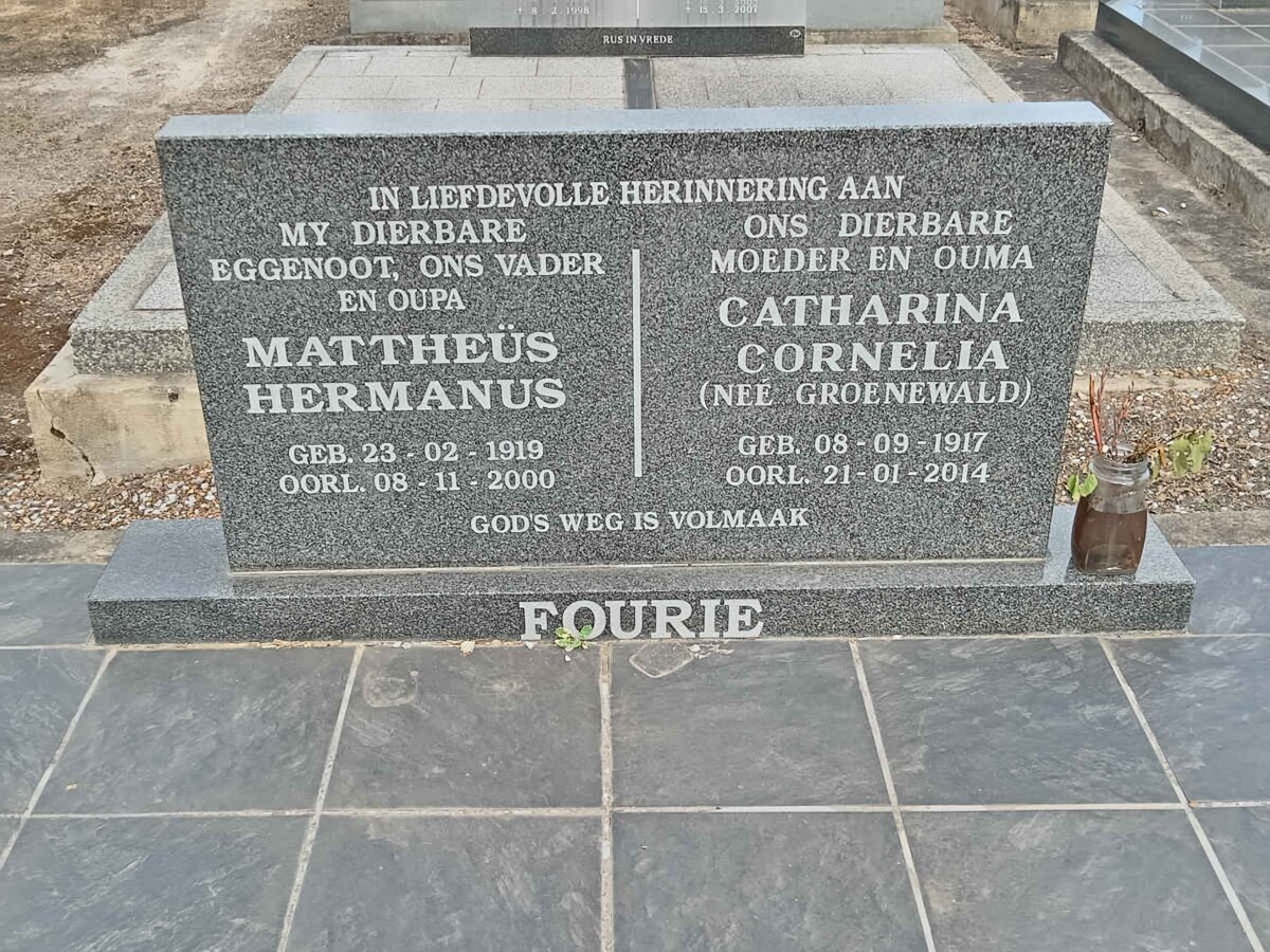 FOURIE Mattheus Hermanus 1919-2000 & Catharina Cornelia GROENEWALD 1917-2014