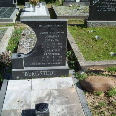 BERGSTEDT Christinan Frederick 1918-1982  &amp; Johanna Susanna 1919-1978