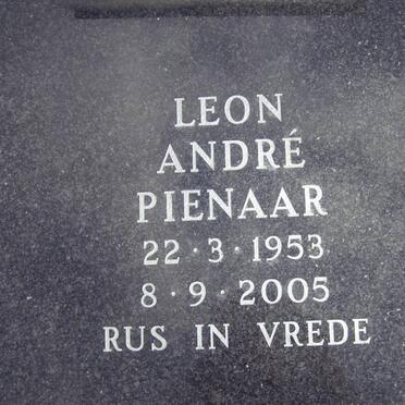 PIENAAR Leon André 1953-2005