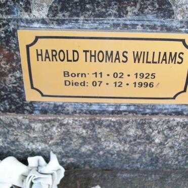 WILLIAMS Thomas James 1878-1948 :: WILLIAMS Harold Thomas 1925-1996 :: THOMAS Winnie Tilda 1905-1993