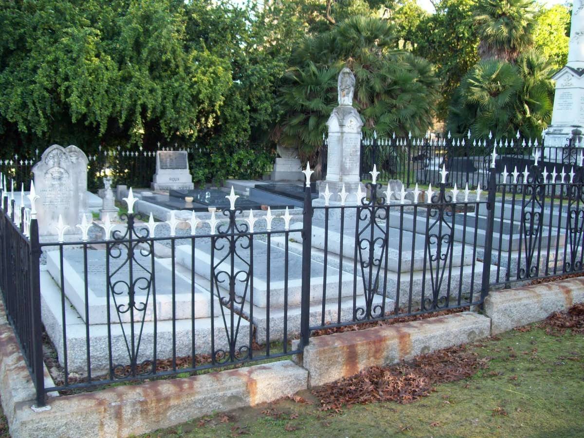 08. Family graves - with fence