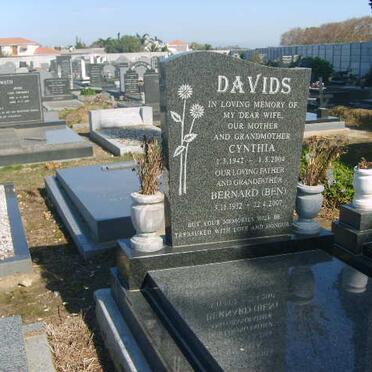 DAVIDS Bernard 1932-2007 &amp; Cynthia 1942-2004