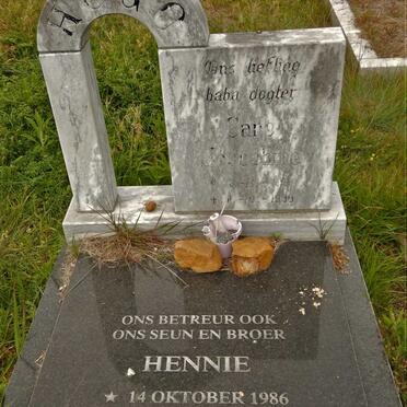 HUGO Hennie 1986-2001 :: HUGO Caro Josephine 1990-1990