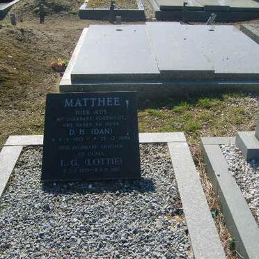 MATTHEE D.H. 1923-1984 &amp; L.G. 1923-2001