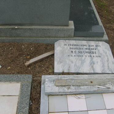 NIEUWOUDT M.E. 1903-1981