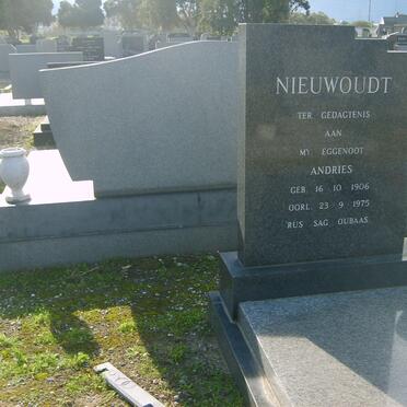 NIEUWOUDT Andries 1906-1975