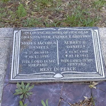 DANIELS Moses Jacobus 1916-1995 :: DANIELS  Aubrey H. 19??-1942