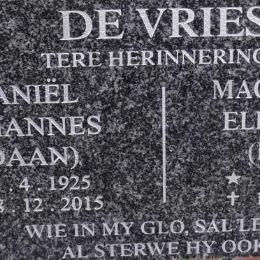 VRIES Daniel Johannes, de 1925-2015 &amp; Magdalena Elizabeth 1924-2010