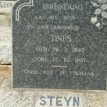 STEYN Tinus 1942-1957