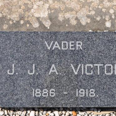 V - Vanne :: Surnames - V