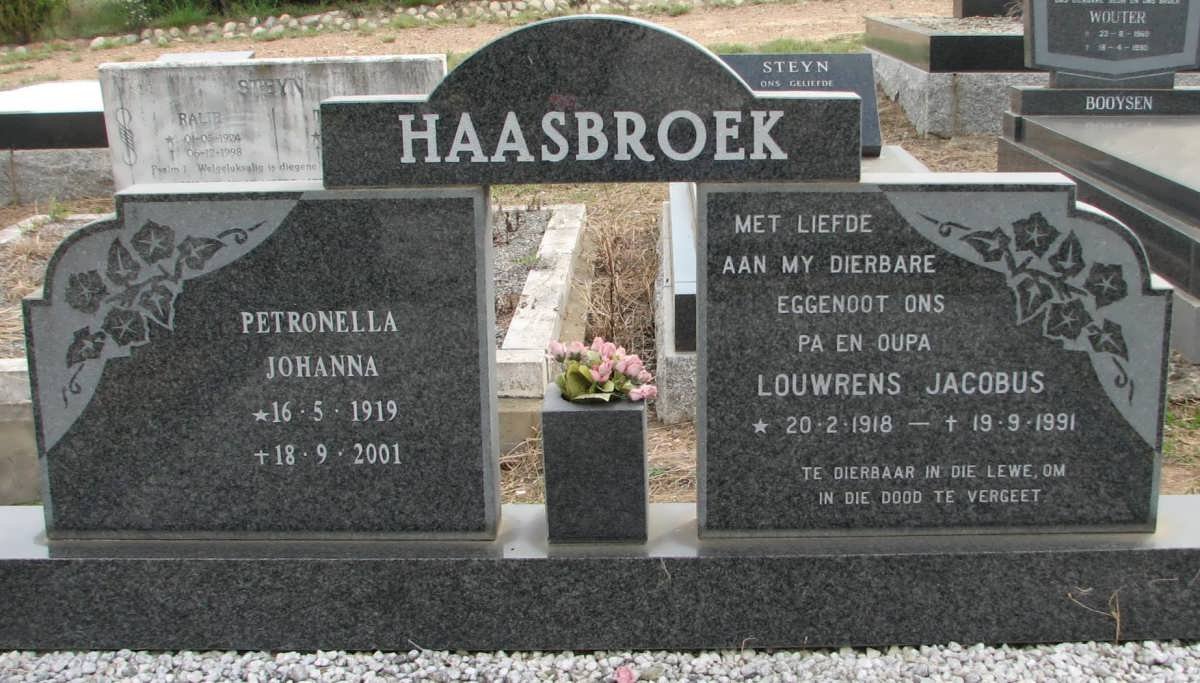 HAASBROEK Louwrens Jacobus 1918-1991 &amp; Petronella Johanna 1919-2001