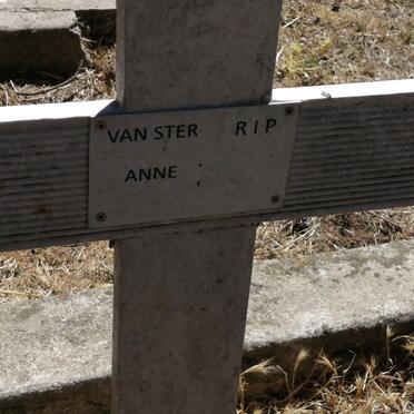 STER Anne, van