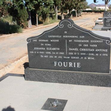 FOURIE Daniel Christian Antonie 1899-1976 &amp; Johanna Elizabeth 1905-1982