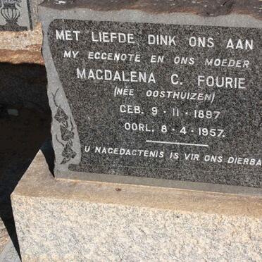 FOURIE Magdalena C. nee OOSTHUIZEN 1897-1957