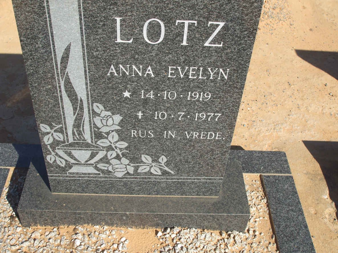 LOTZ Anna Evelyn 1919-1977