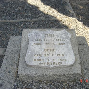 NIEKERK Tinie, van 1892-1892 :: VAN NIEKERK Oetie 1918-1921