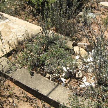 Western Cape, UNIONDALE district, Snyberg, Unknown farm, unmarked graves next to railway line