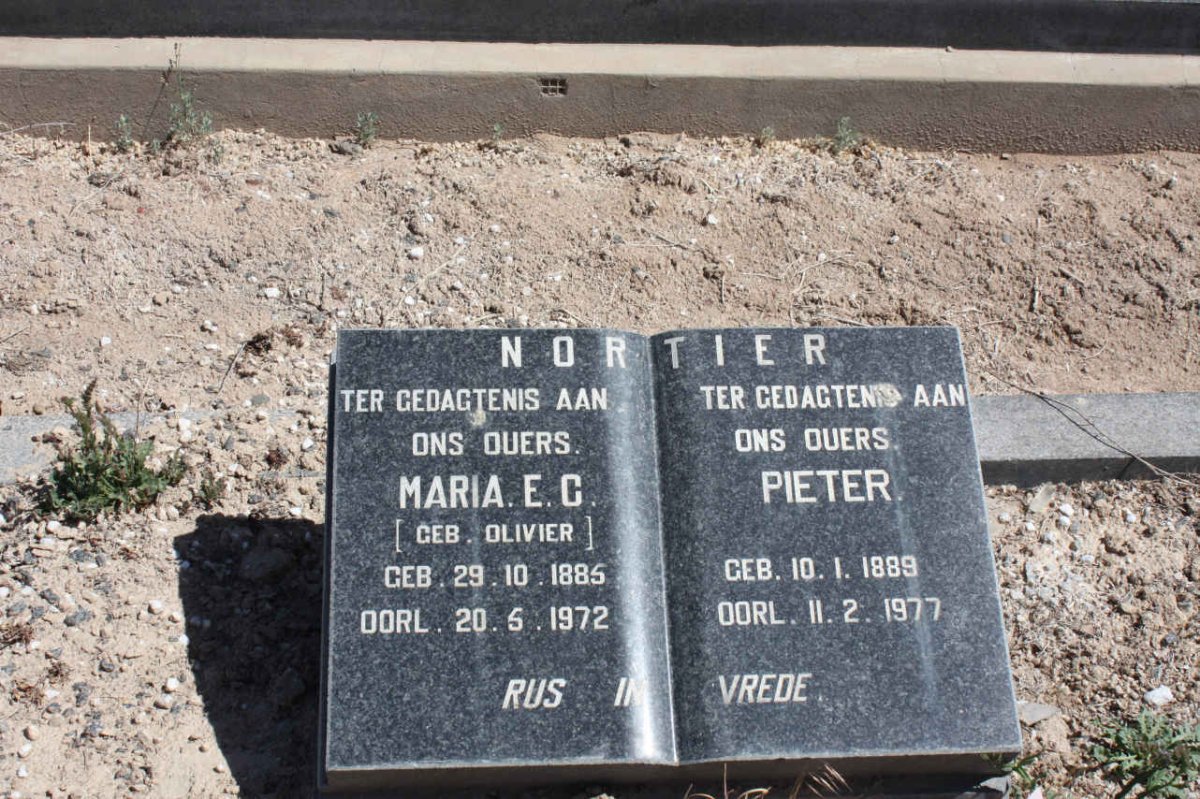 NORTIER Pieter 1889-1977 &amp; Maria E.C. OLIVIER 1885-1972