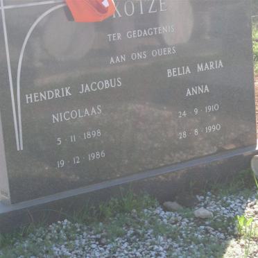 KOTZE Hendrik Jacobus Nicolaas 1898-1986 &amp; Belia Maria Anna 1910-1990