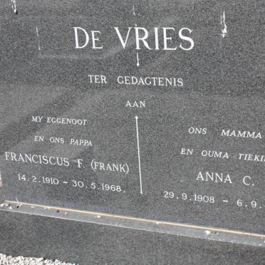 VRIES Franciscus F., de 1910-1968 &amp; Anna C. 1908-1995