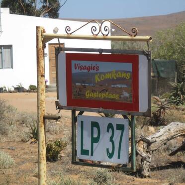 Western Cape, VREDENDAL district, Komkans 141, farm cemetery
