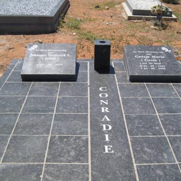 CONRADIE Johannes Frederick L. 1925- &amp; Geesje Maria DE WAAL 1924-2006