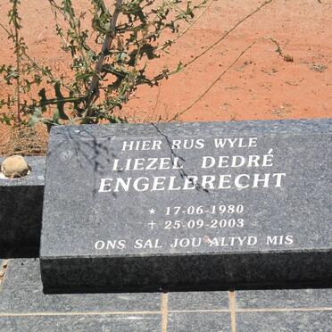 ENGELBRECHT Liezel Dedré 1980-2003
