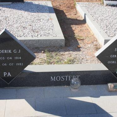 MOSTERT Frederik G.J. 1914-1982 &amp; Sophia W. 1910-1989
