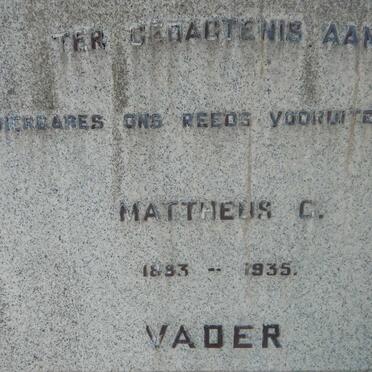 BEUKES Mattheus G. 1883-1935 &amp; Elsabe M. ODENDAAL 1889-1966 :: BEUKES Michiel N. 1917-1935