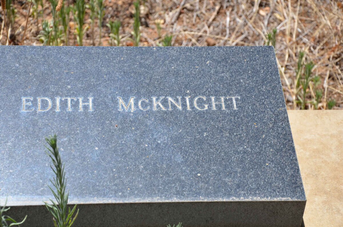 McKNIGHT Edith