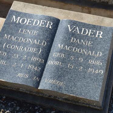 MACDONALD Danie 1886-1949 &amp; Lenie CONRADIE 1893-1942