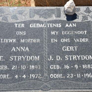 STRYDOM Gert J.D. 1882-1962 &amp; Anna E. 1893-1972