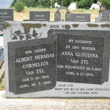 ZYL Albert Hermias Cornelius, van 1901-1987 &amp; Anna Glaudina NIEUWOUDT 1907-1970
