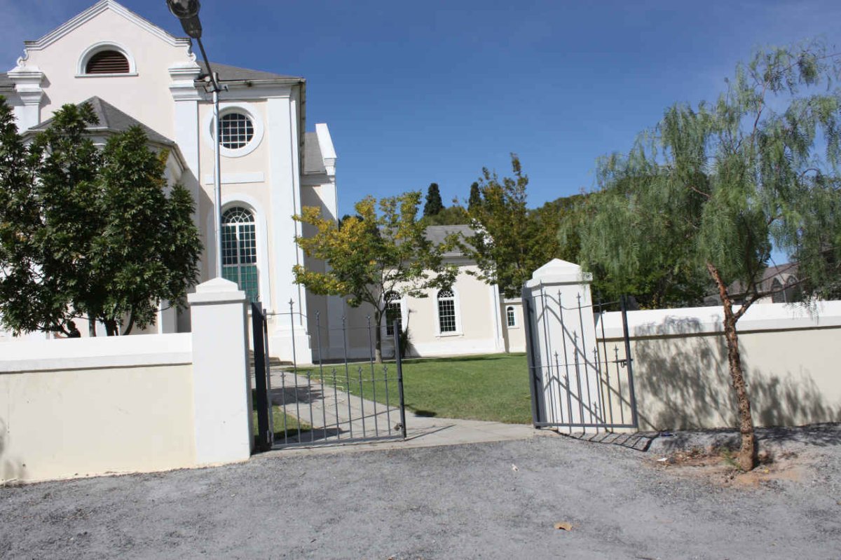 2. Entrance to the Cemetery