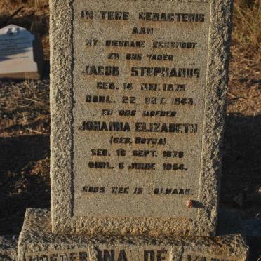 Western Cape, WORCESTER district, Aan-de-Doorns, Doorn Rivier 369, farm cemetery