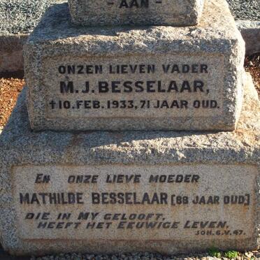BESSELAAR M.J. -1933 &amp; Mathilde