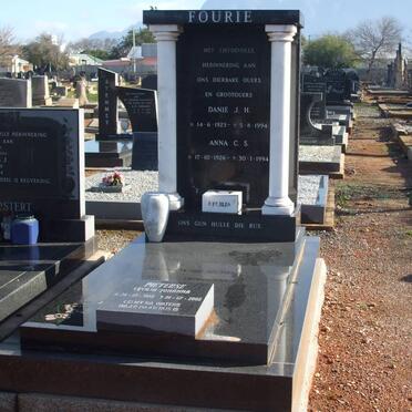 FOURIE Danie J.H. 1923-1994 &amp; Anna C.S. 1926-1994 :: PIETERSE Cecilia Johanna 1951-2002