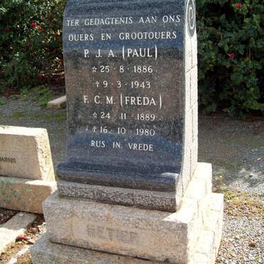 RETIEF P.J.A. 1886-1943 &amp; F.C.M. 1889-1980