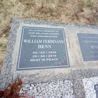 HENN William Ferdinand 1939-2018 & Christina 1932-2015