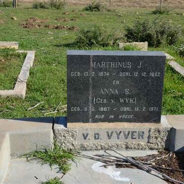VYVER Marthinus J., v.d. 1874-1952 &amp; Anna S. V. WYK 1887-1971