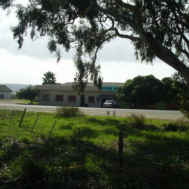 1. Die Put Stop Kafee op die Stilbaai pad