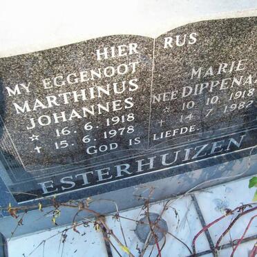 ESTERHUIZEN Marthinus Johannes 1918-1978 &amp; Marie DIPPENAAR 1918-1982