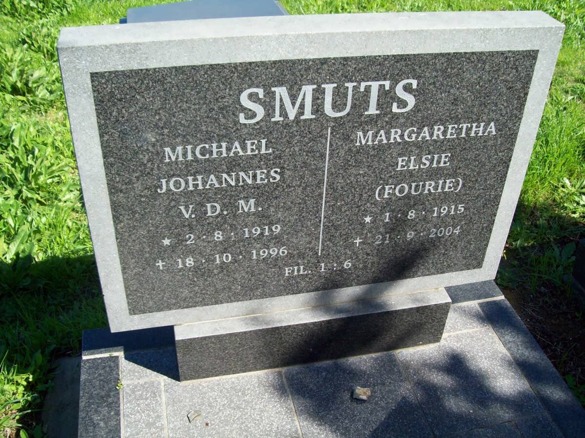 SMUTS Michael Johannes V.D.M. 1919-1996 &amp; Margaretha Elsie FOURIE 1914-2004